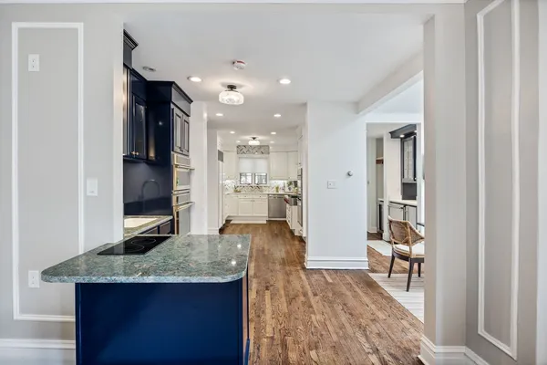 $2,699,000 | 527 Warwick Road, Kenilworth, IL 60043