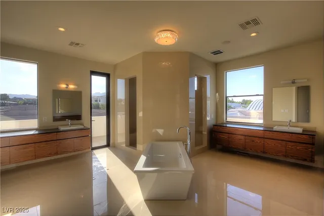 $7,000 | 7438 Yonie Court, Las Vegas, NV 89117