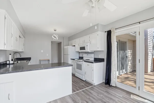 $231,900 | 1900 Coon Rapids Boulevard Northwest, Unit 4, Coon Rapids, MN 55433