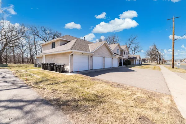 $231,900 | 1900 Coon Rapids Boulevard Northwest, Unit 4, Coon Rapids, MN 55433