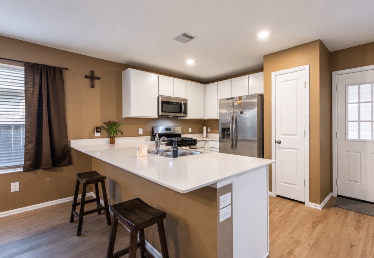 269 Bennett Street Angleton, TX 77515 - Photo 6 of 18 Gallery Image 6