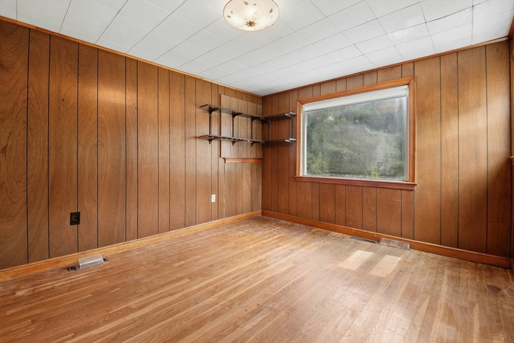 129 Chickering Road Dedham, MA 02026 - Photo 20 of 29 Gallery Image 20