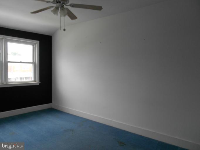 933 Arncliffe Road Essex, MD 21221 - Photo 1 of 10 interior