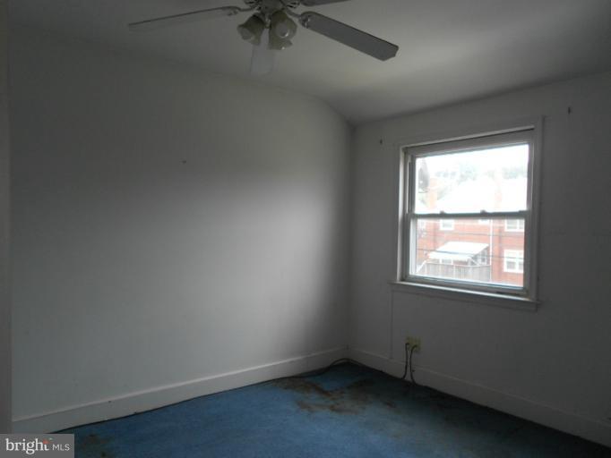 933 Arncliffe Road Essex, MD 21221 - Photo 6 of 10 Interior (General)