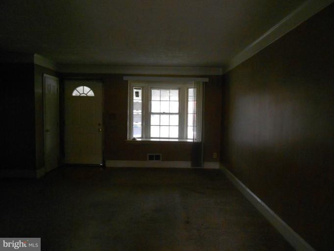 933 Arncliffe Road Essex, MD 21221 - Photo 7 of 10 Interior (General)