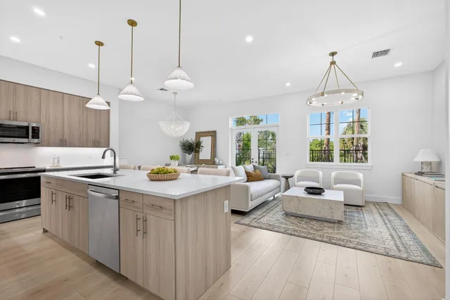 $1,119,900 | 125 Water Pointe Place, Unit 28, Jupiter, FL 33477