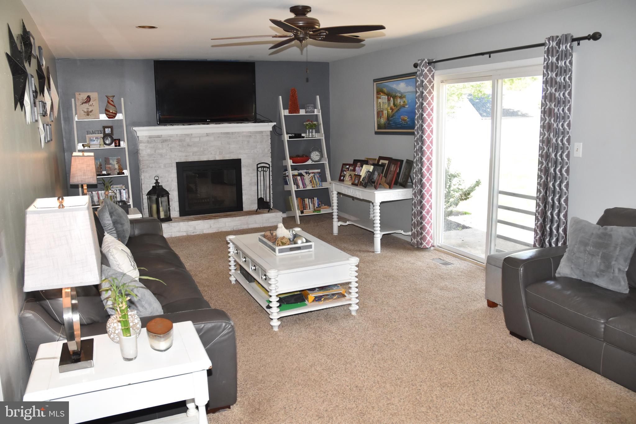 225 Knapp Road Lansdale, PA 19446 - Photo 13 of 29 Family Room