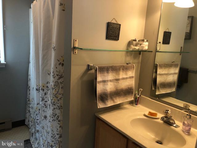 225 Knapp Road Lansdale, PA 19446 - Photo 14 of 29 Powder room