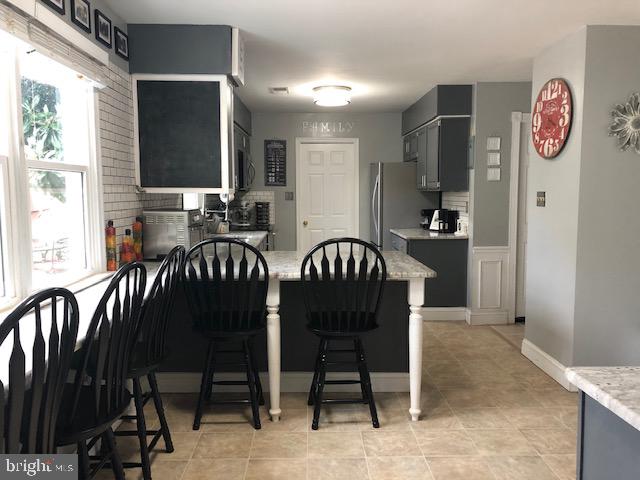225 Knapp Road Lansdale, PA 19446 - Photo 9 of 29 Eat-in Area