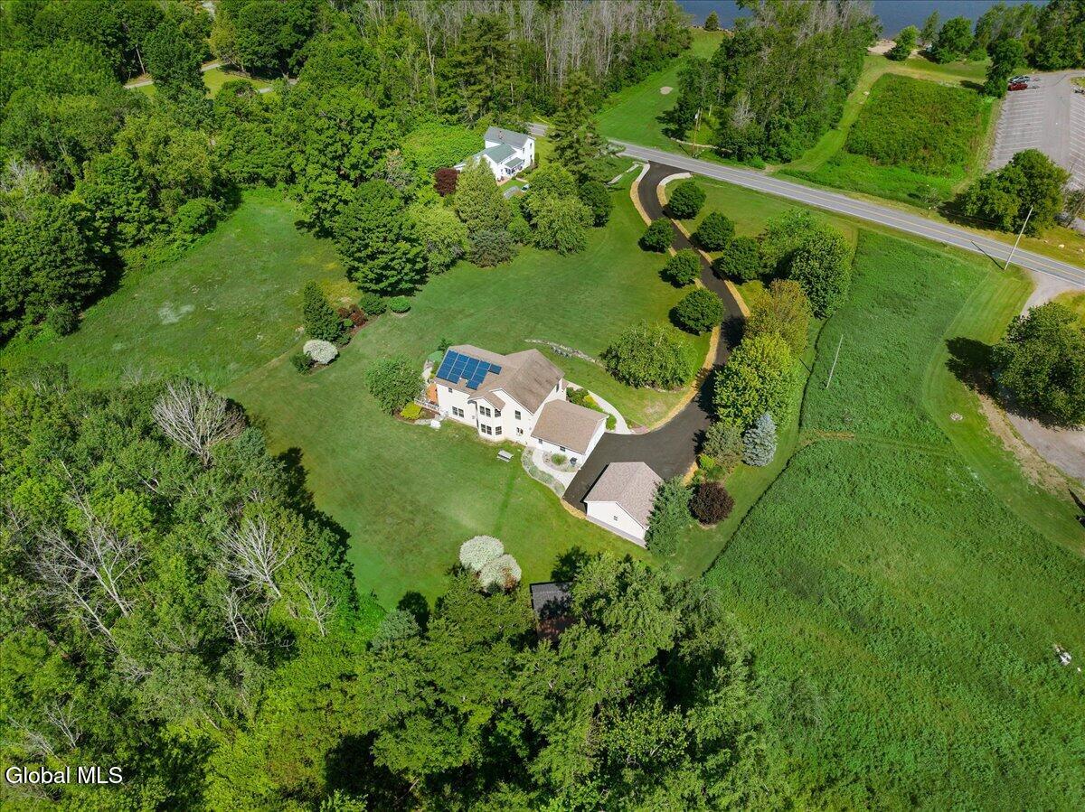 672 Lakeview Road Broadalbin, NY 12025 - Photo 5 of 87 83-672 Lakeview Rd-84