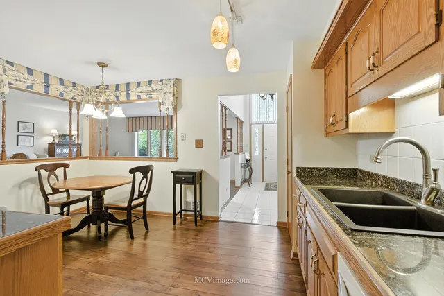 $294,900 | 10549 Illinois Court, Orland Park, IL 60467