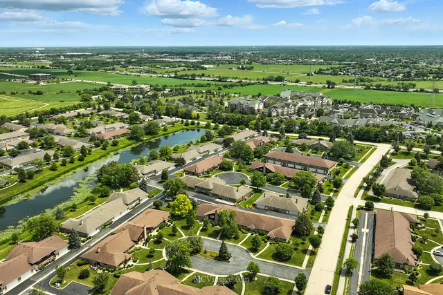 $294,900 | 10549 Illinois Court, Orland Park, IL 60467