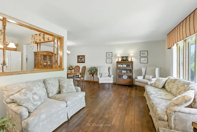 $294,900 | 10549 Illinois Court, Orland Park, IL 60467