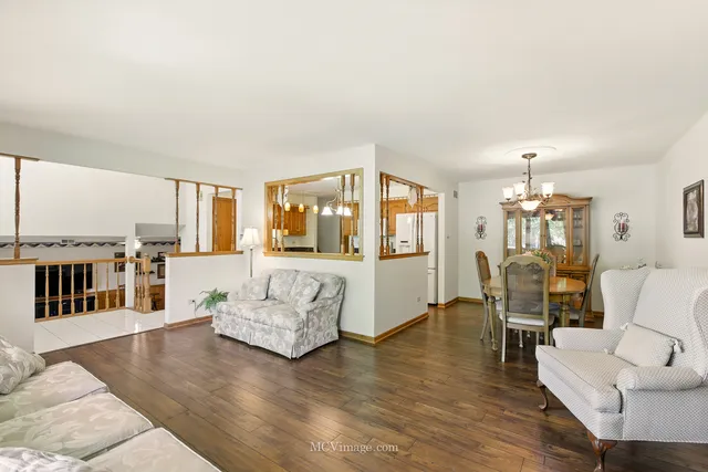 $294,900 | 10549 Illinois Court, Orland Park, IL 60467