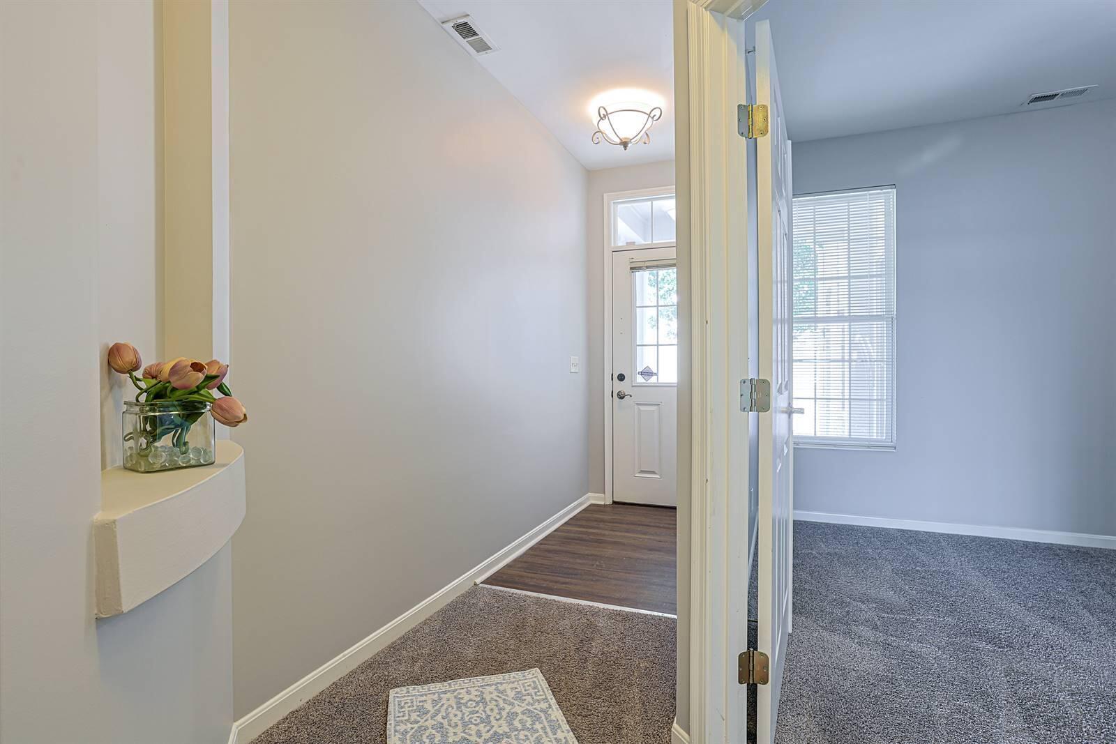 265 Skyview Court Ludlow, KY 41016 - Photo 3 of 32