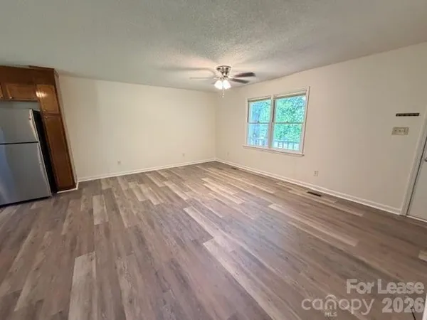 $1,595 | 422 Greenlea Circle, Taylorsville, NC 28681