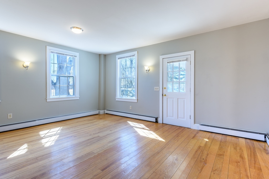 11 Middle Street Hadley, MA 01035 - Photo 4 of 26 Gallery Image 4
