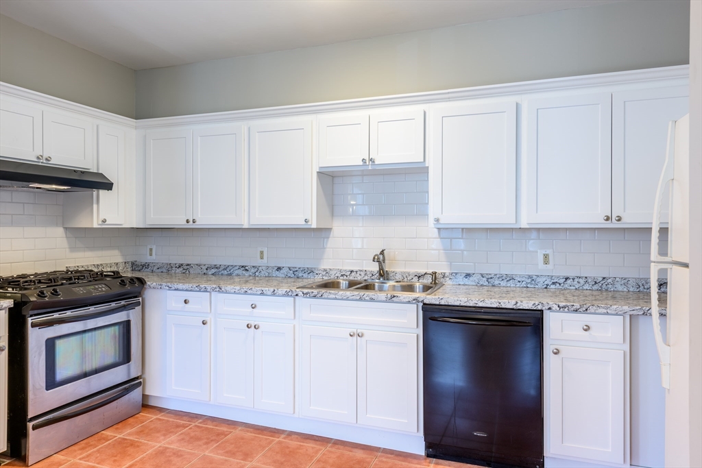 11 Middle Street Hadley, MA 01035 - Photo 7 of 26 Gallery Image 7