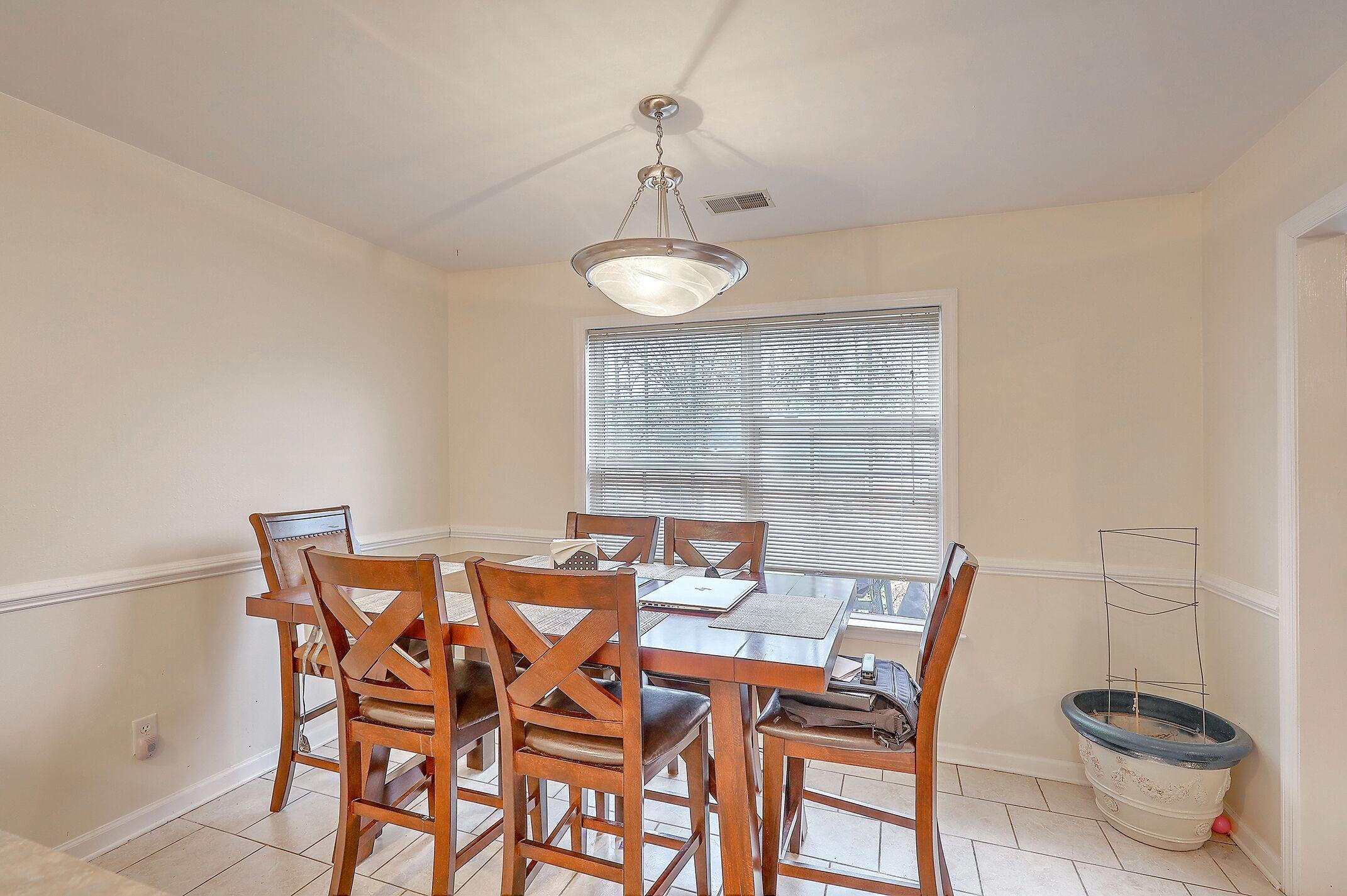 708 Oxford Road Ladson, SC 29456 - Photo 7 of 13 708 Oxford Dining