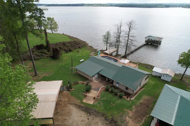 $425,000 | 202 Tipperary Drive, Milam, TX 75959