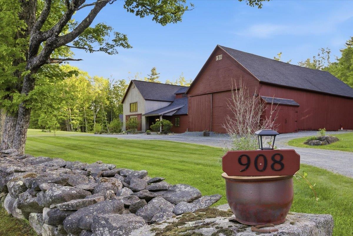 908 Old Franconia Road Bethlehem, NH 03574 - Photo 7 of 47