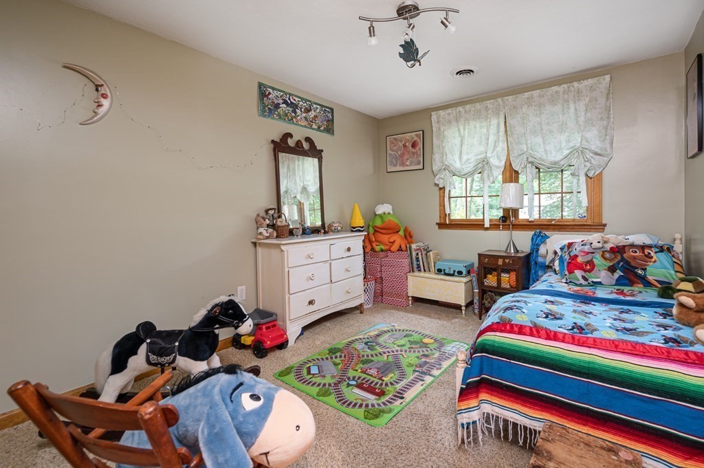 216 Beaman Road Sterling, MA 01564 - Photo 18 of 41 Gallery Image 18