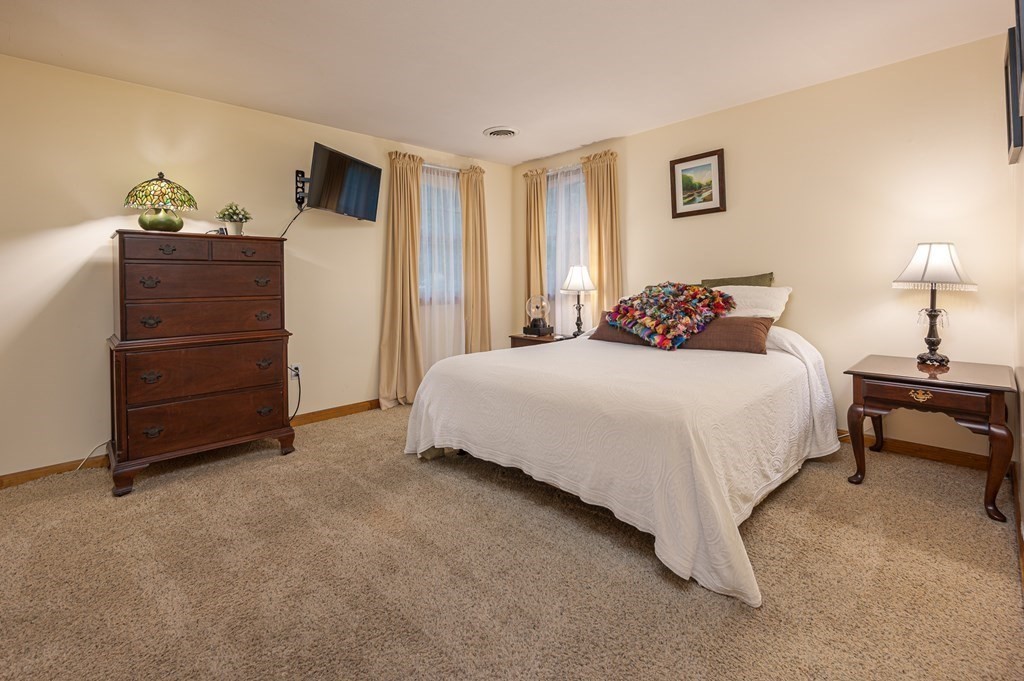 216 Beaman Road Sterling, MA 01564 - Photo 20 of 41 Gallery Image 20