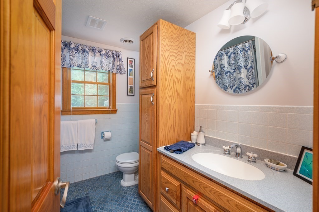 216 Beaman Road Sterling, MA 01564 - Photo 21 of 41 Gallery Image 21