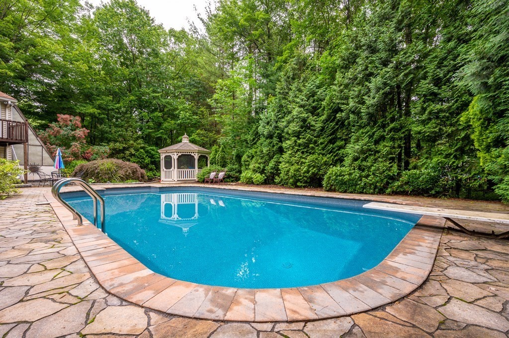 216 Beaman Road Sterling, MA 01564 - Photo 25 of 41 Gallery Image 25