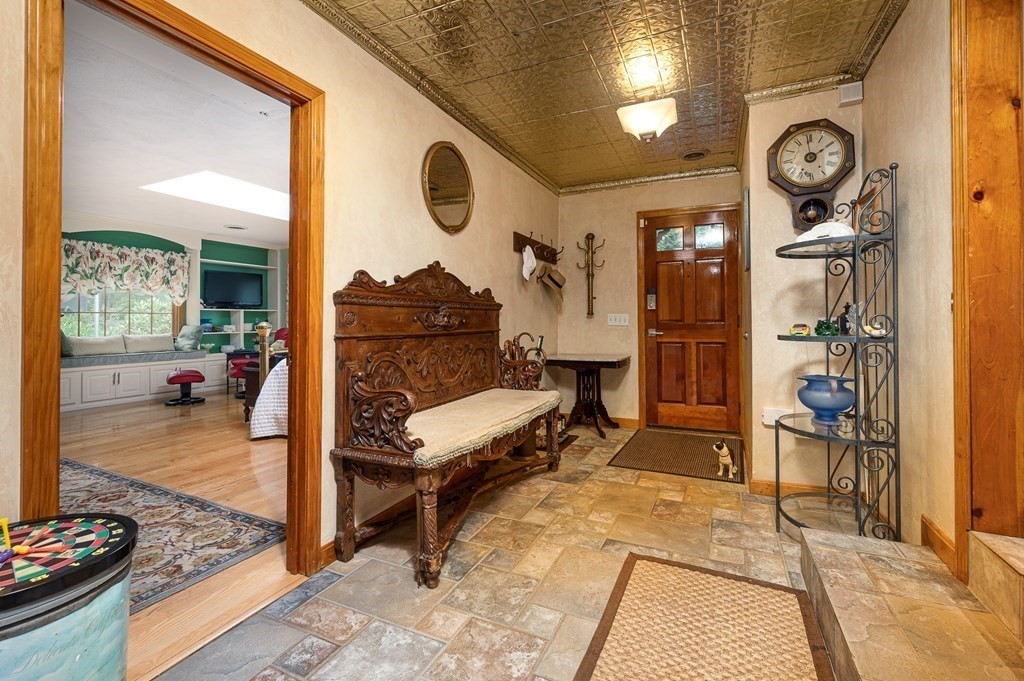216 Beaman Road Sterling, MA 01564 - Photo 4 of 41 Gallery Image 4