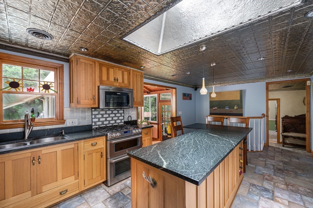 216 Beaman Road Sterling, MA 01564 - Photo 6 of 41 Gallery Image 6