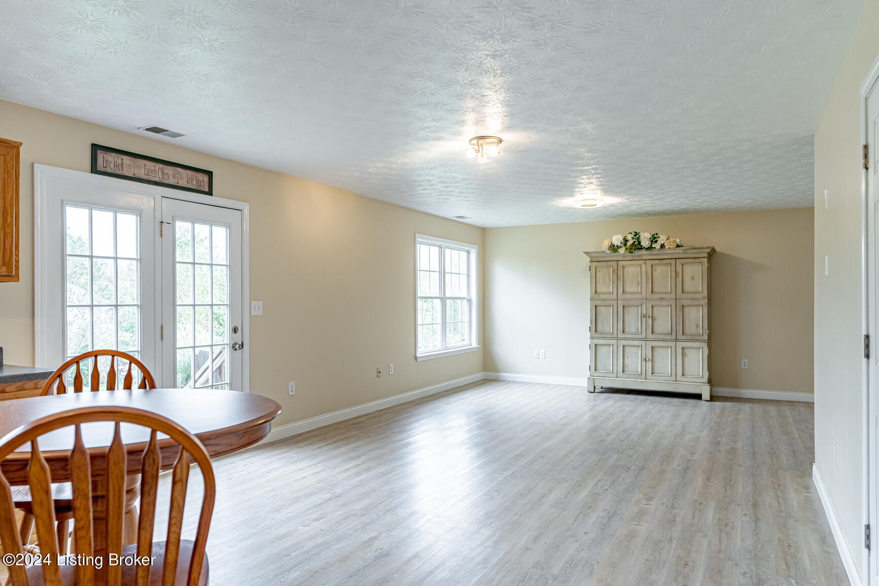 661 Red Hill Road Vine Grove, KY 40175 - Photo 12 of 37 DSC03457