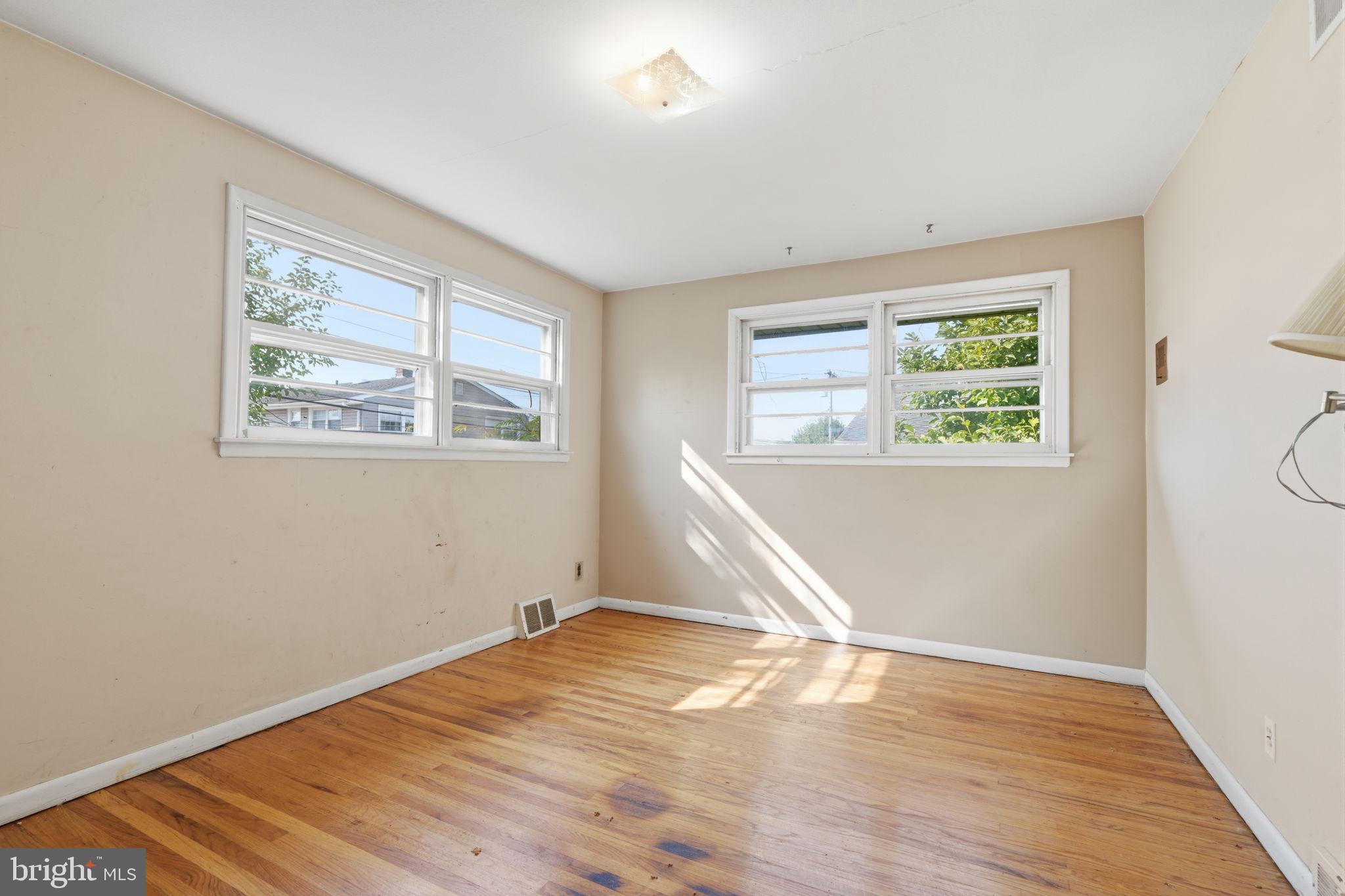 9219 Burbank Road Philadelphia, PA 19115 - Photo 12 of 29