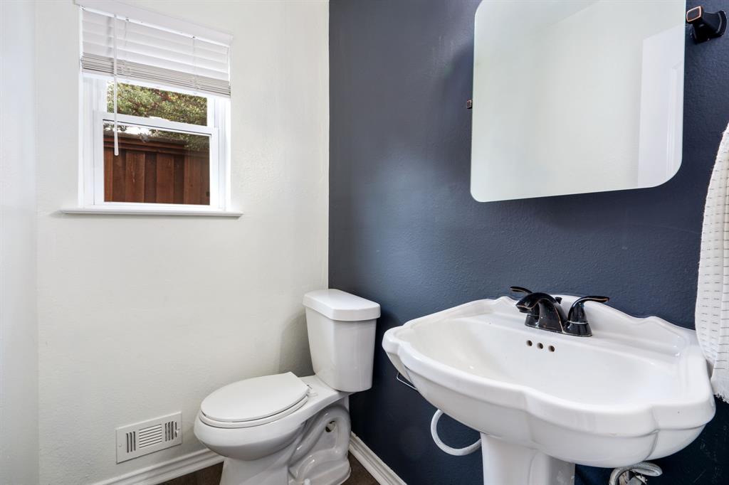 10922 Ferndale Road Dallas, TX 75238 - Photo 26 of 40