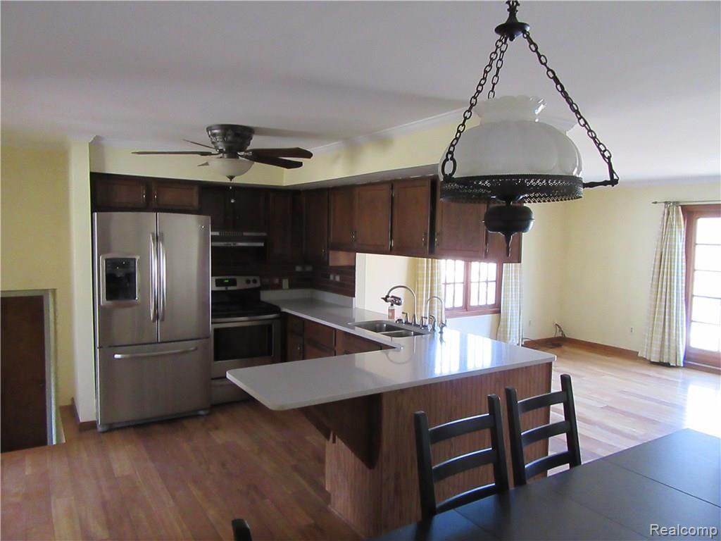 6355 North Nicholson Road Fowlerville, MI 48836 - Photo 6 of 18 IMG_1044.JPG