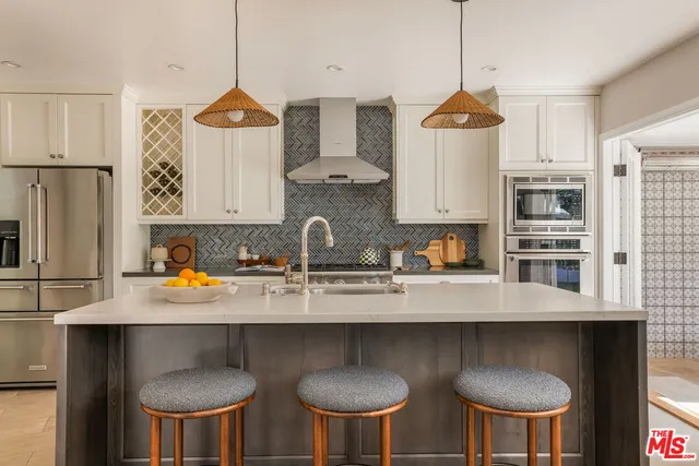 $12,500 | 11349 Canton Drive, Studio City, CA 91604