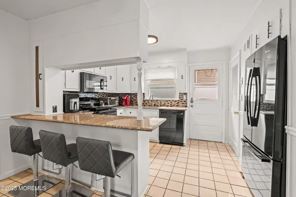 $2,100 | 456 Harnell Avenue, Oakhurst, NJ 07755