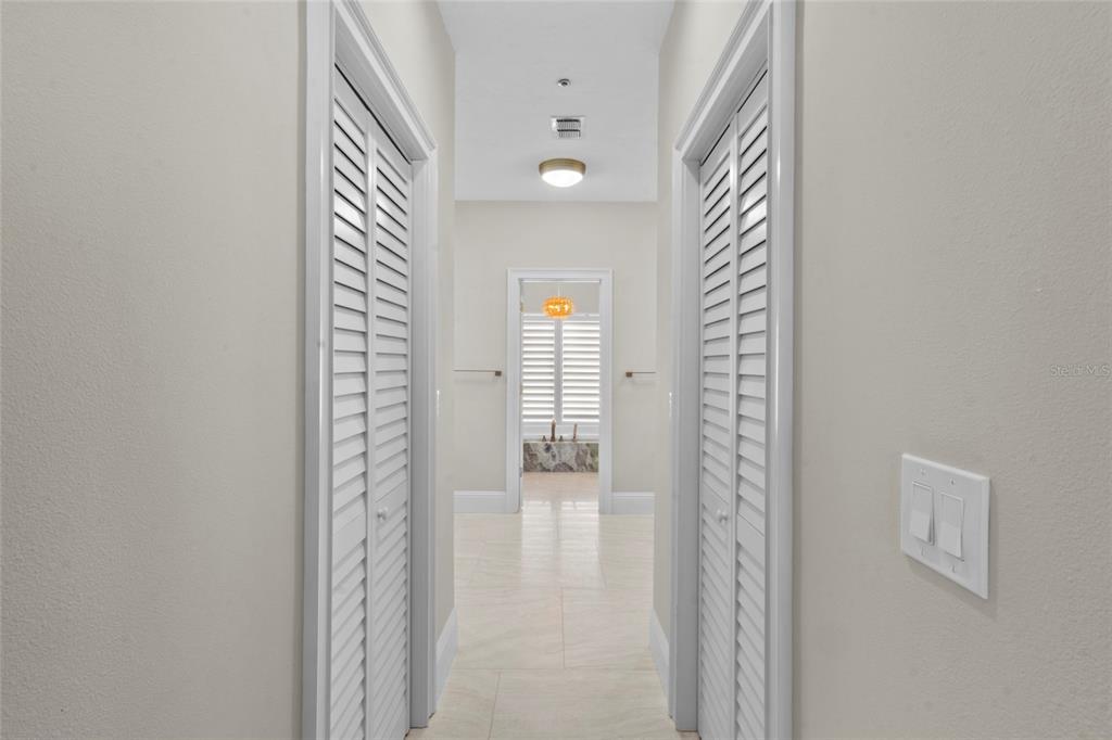 515 Forest Way Longboat Key, FL 34228 - Photo 23 of 53