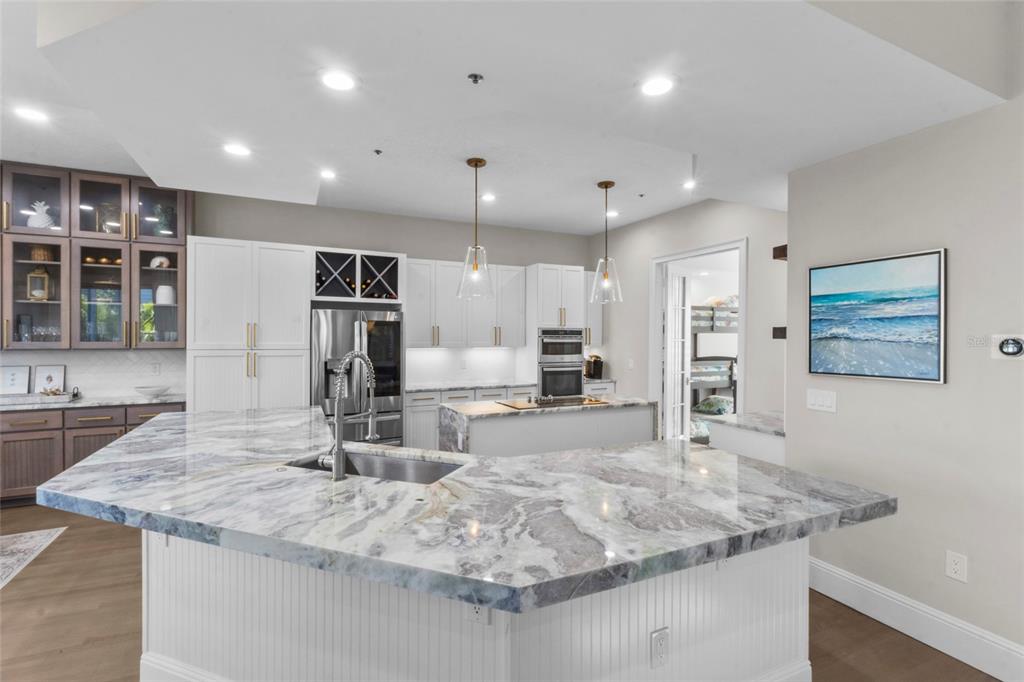 515 Forest Way Longboat Key, FL 34228 - Photo 10 of 53