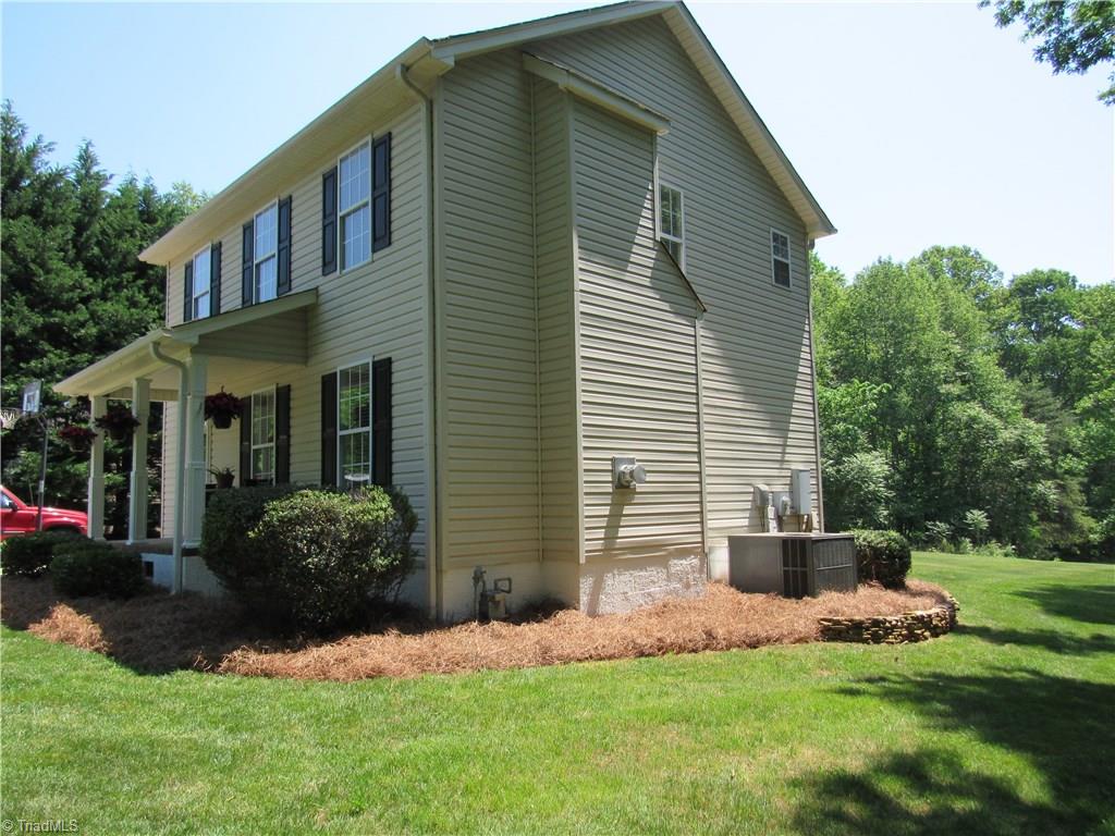 8207 Daltonshire Drive Oak Ridge, NC 27310 - Photo 3 of 30 Gallery Image 3