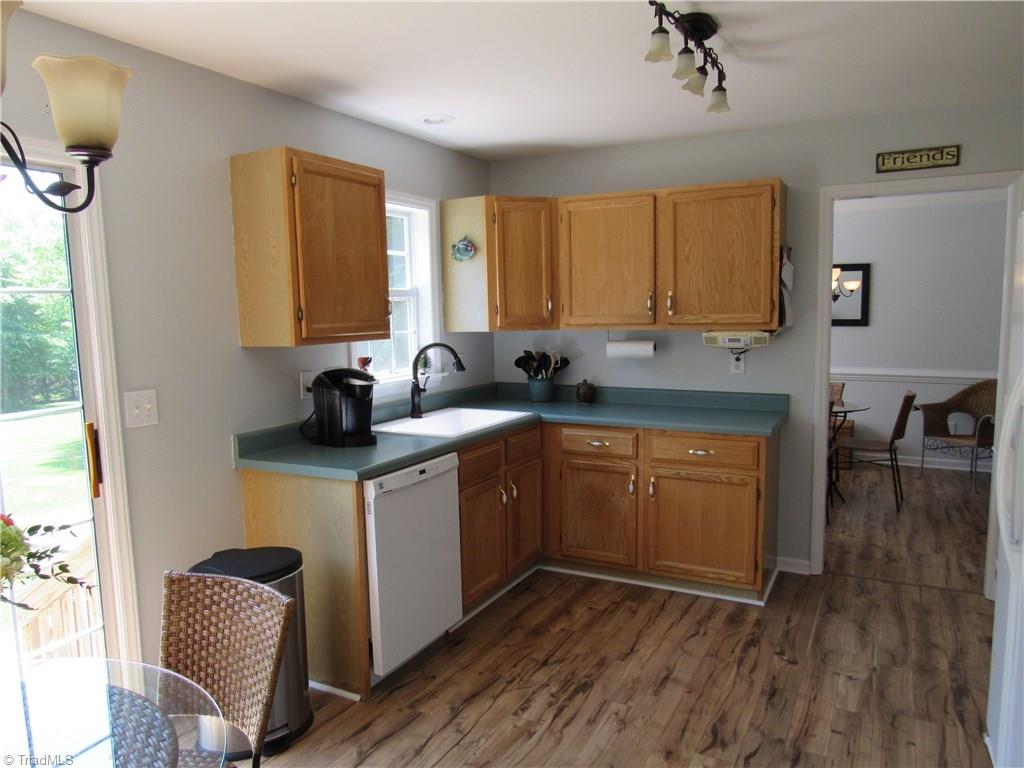 8207 Daltonshire Drive Oak Ridge, NC 27310 - Photo 10 of 30 Gallery Image 10