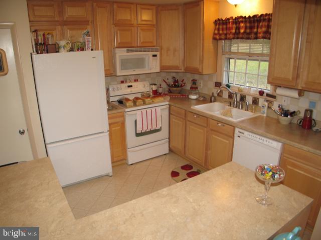 46 Loop Road Quarryville, PA 17566 - Photo 7 of 21 Gallery Image 7