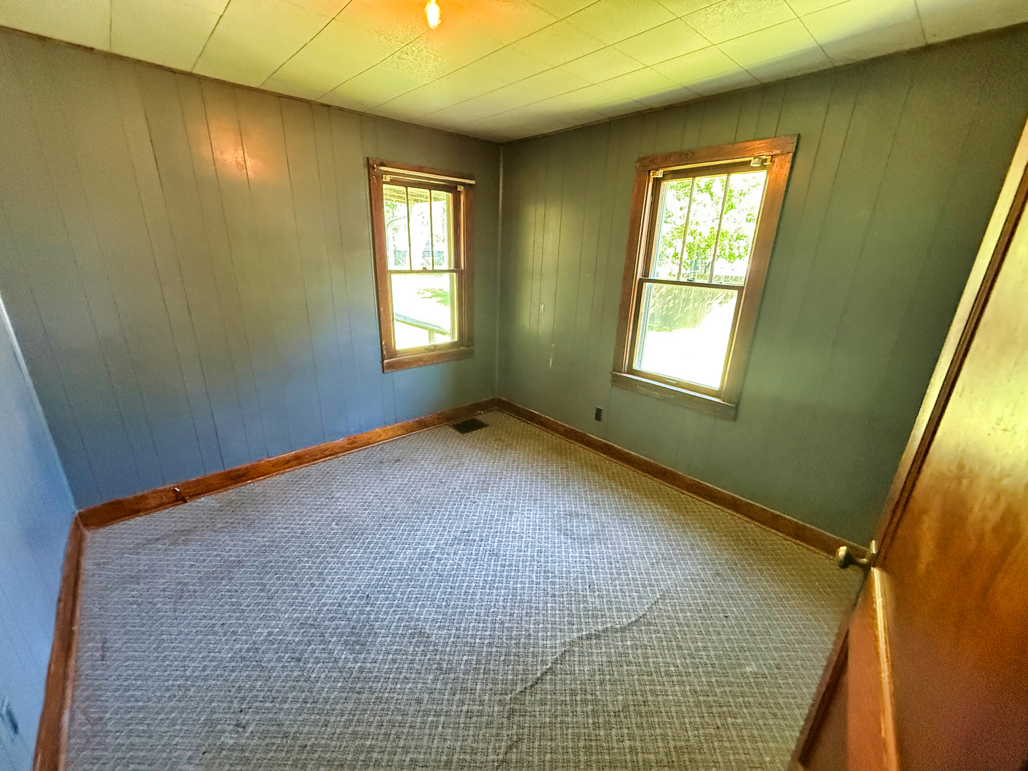 426 South Locust Street Flora, IL 62839 - Photo 26 of 58 a view of an empty room and window