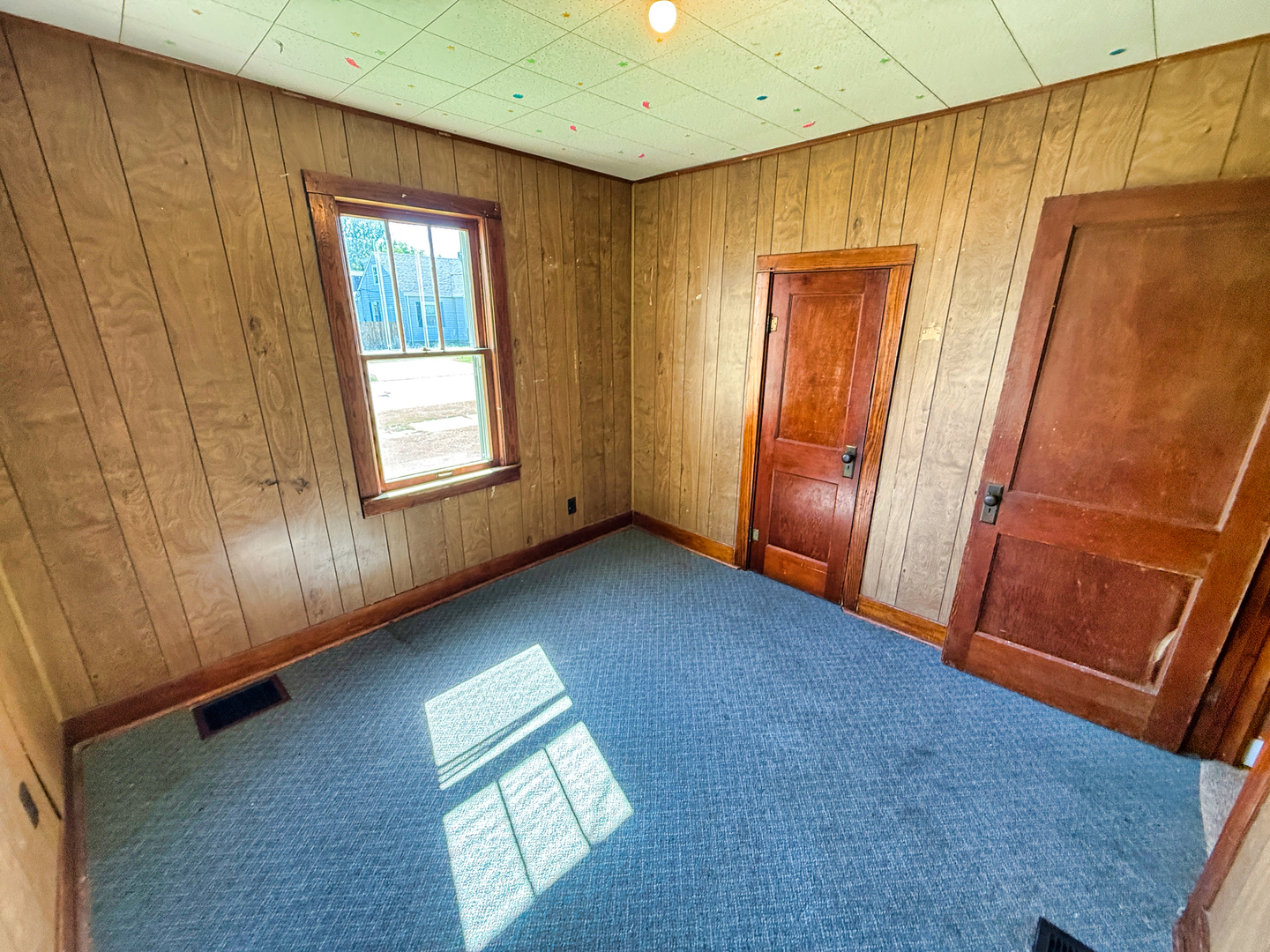 426 South Locust Street Flora, IL 62839 - Photo 32 of 58 a view of an empty room and window