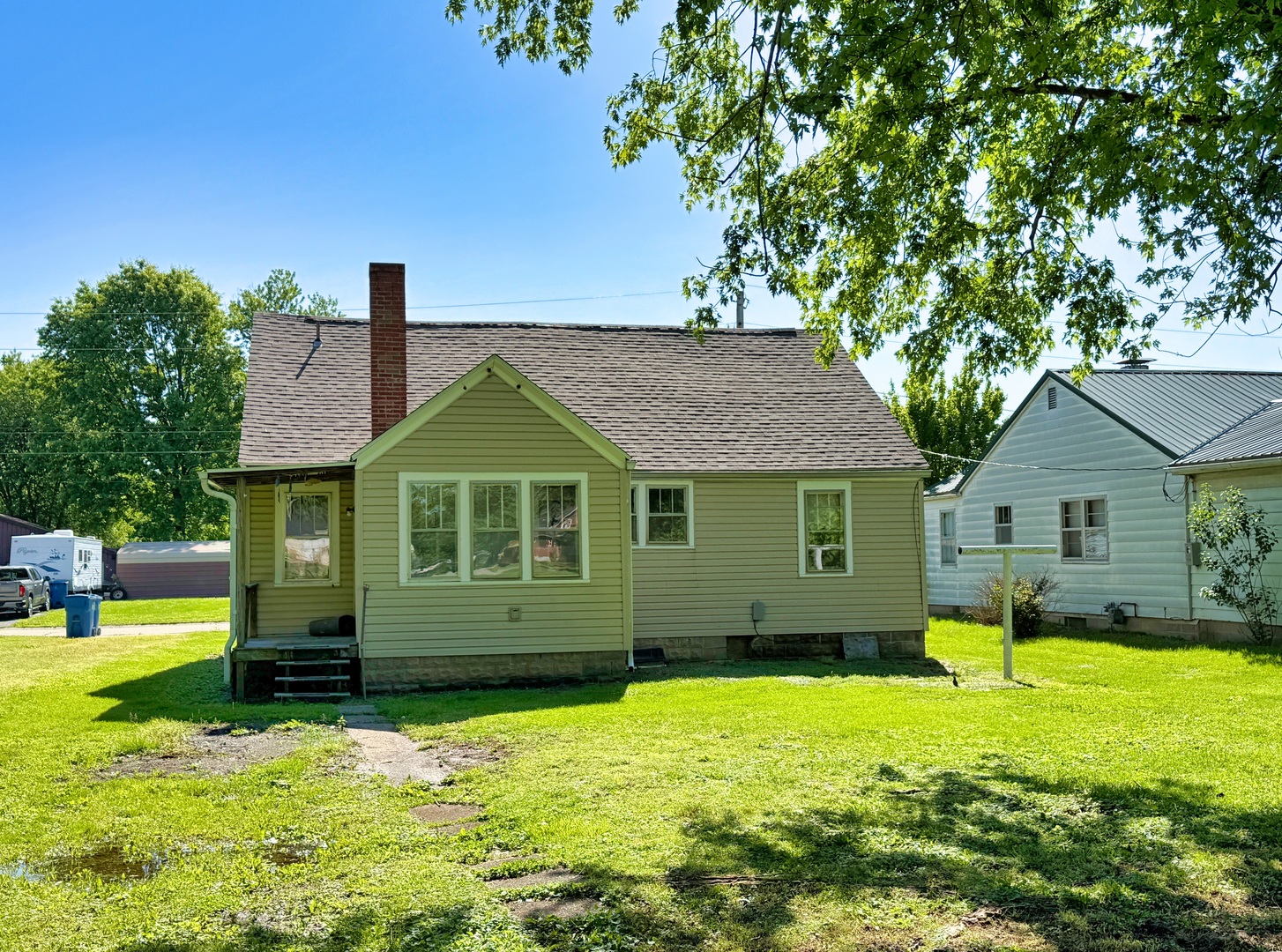 426 South Locust Street Flora, IL 62839 - Photo 54 of 58 a view of a house with a garden