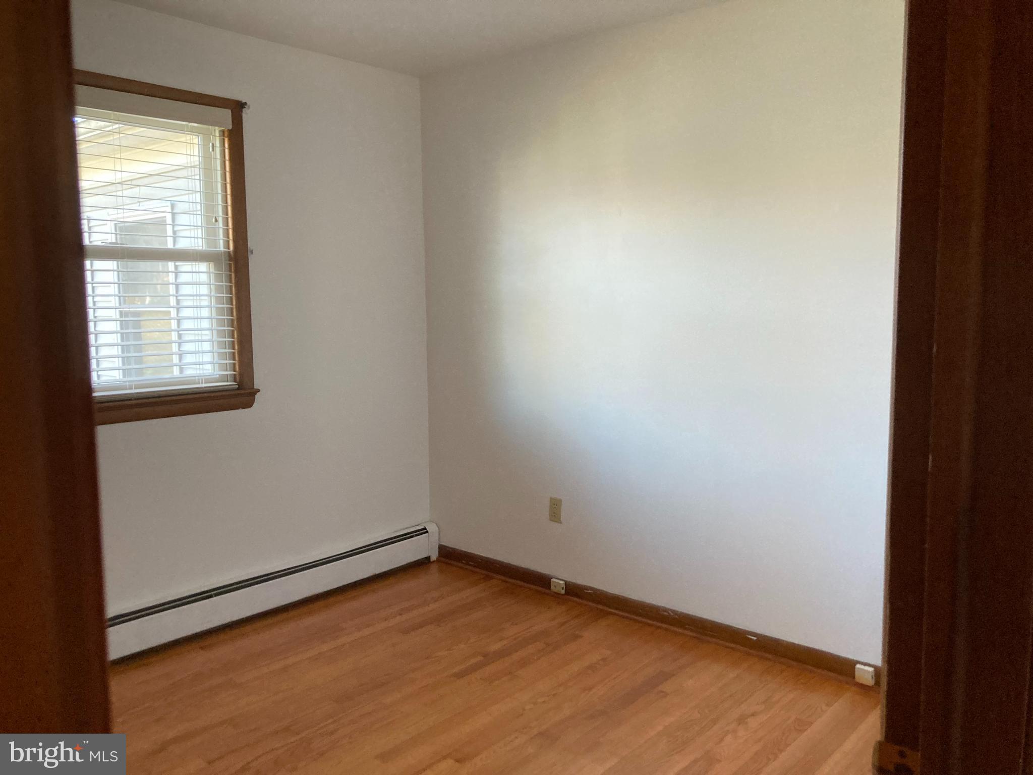 14104 Schaeffer Road Germantown, MD 20874 - Photo 19 of 42 an empty room with a window