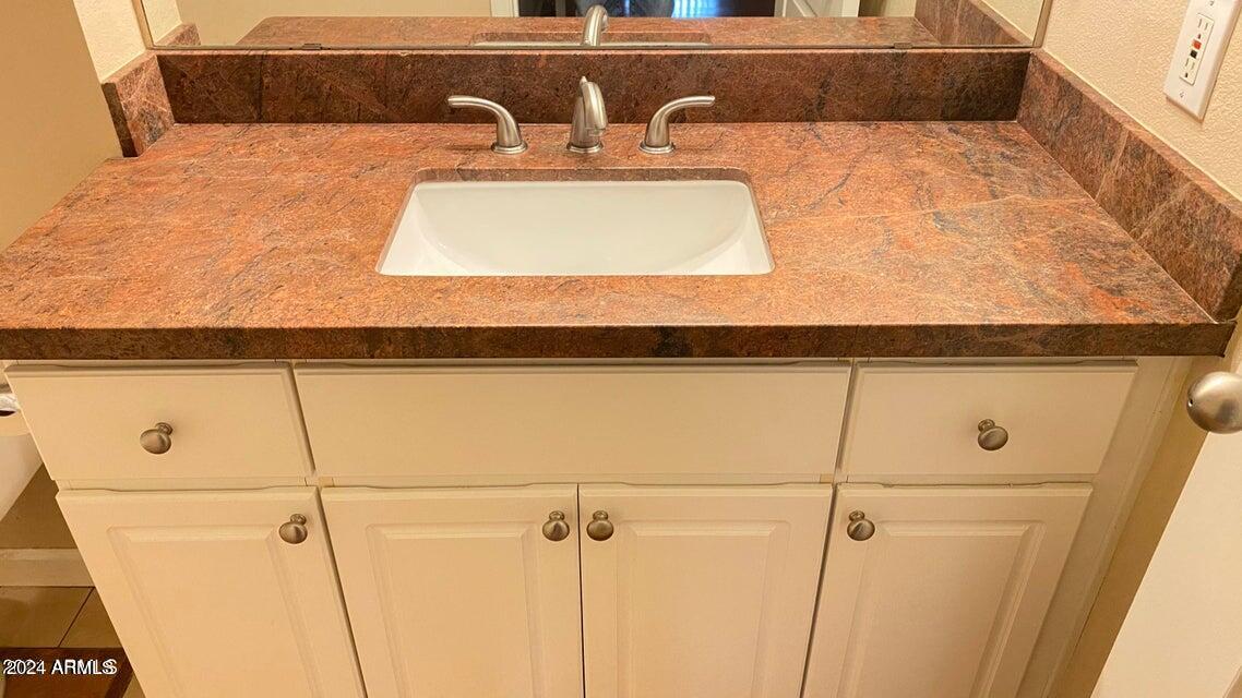 1701 East Colter Street, Unit 165 Phoenix, AZ 85016 - Photo 9 of 33 Vanity