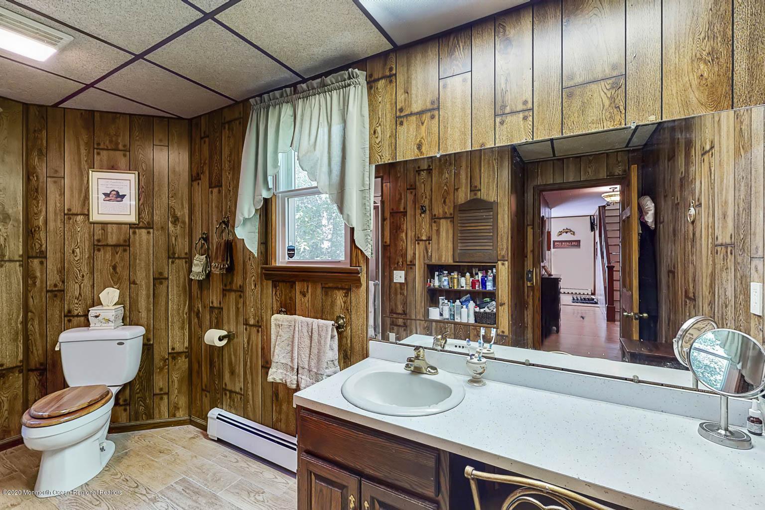 732 Monmouth Road Cream Ridge, NJ 08514 - Photo 12 of 24 Bathroom