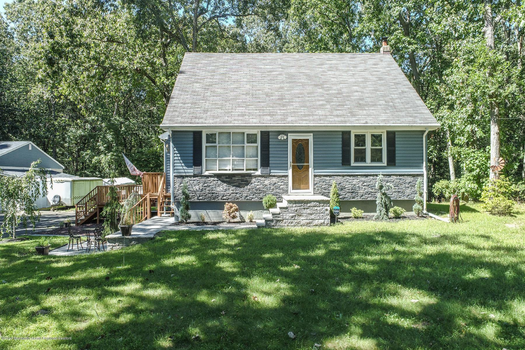 732 Monmouth Road Cream Ridge, NJ 08514 - Photo 4 of 24 House front