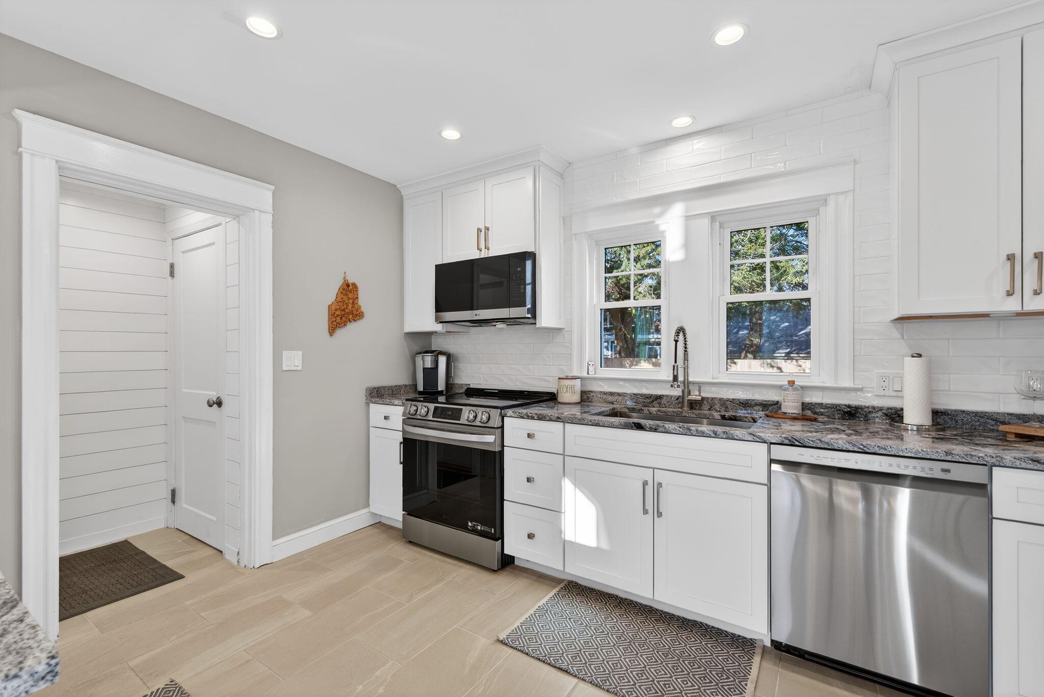 34 Bay View Drive Portland, ME 04103 - Photo 5 of 40 28_DSC04750